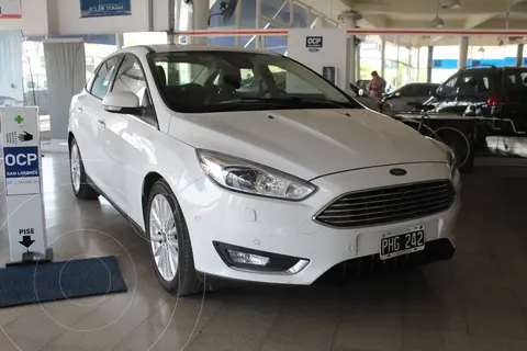 Ford Focus 5P 2.0L Titanium usado (2015) color Blanco precio $4.500.000