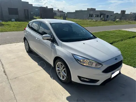 Ford Focus 5P 1.6L S usado (2019) color Blanco precio $20.900.000