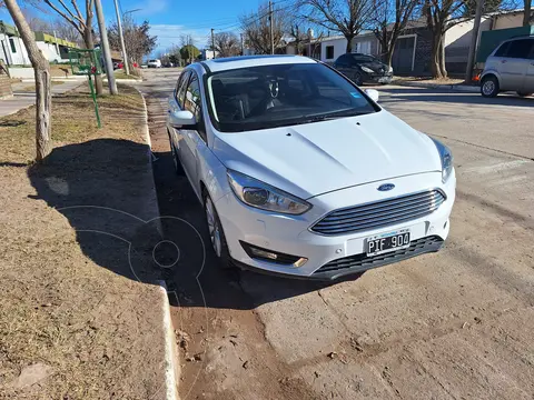 Ford Focus 5P 2.0L Titanium Aut usado (2015) color Blanco precio $20.000.000