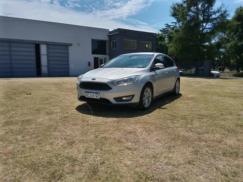 Ford Focus 5P 1.6L S usado (2018) color Plata precio $18.900.000