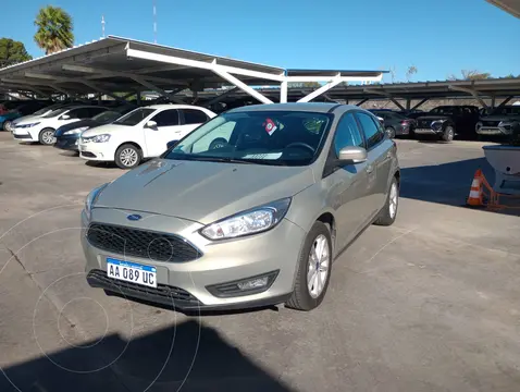foto Ford Focus FOCUS L/16 1.6 5 P S usado (2016) color Dorado precio $6.520.000