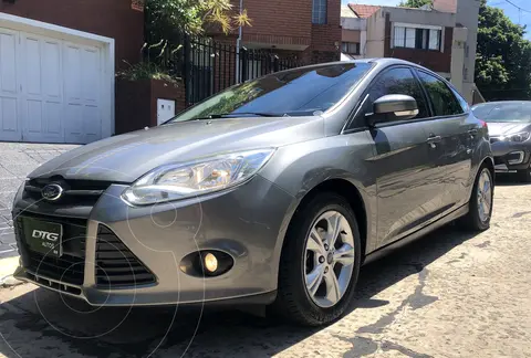 Ford Focus 5P 1.6L S usado (2015) color Gris Mercurio precio u$s11.800