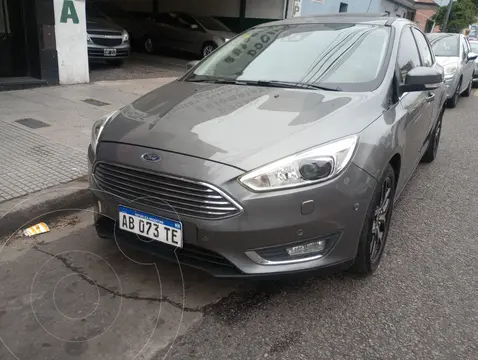 Ford Focus 5P 2.0L Titanium Aut usado (2017) color Gris Tectonico precio u$s17.500