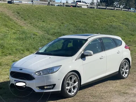 foto Ford Focus FOCUS L/16 2.0 5 P SE PLUS usado (2017) color Blanco precio u$s14.500