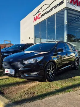 Ford Focus FOCUS L/16 2.0 5 P TITANIUM usado (2017) color Negro precio u$s16.500