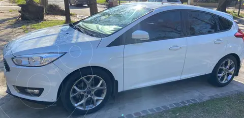 Ford Focus 5P 2.0L SE Plus usado (2015) color Blanco precio u$s11.000