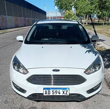 Ford Focus 5P 2.0L Titanium usado (2019) color Blanco precio $23.000.000