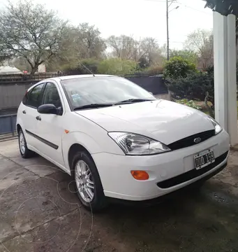 Ford Focus 5P 1.8L LX usado (2003) color Blanco precio $6.800.000