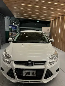 Ford Focus 5P 1.6L S usado (2014) color Blanco Oxford precio $13.300.000