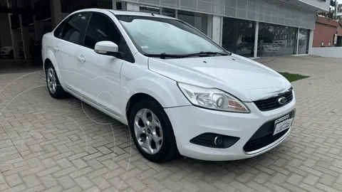 Ford Focus FOCUS L/08 2.0 4 P GHIA  EXE usado (2013) color Blanco precio $13.300.000