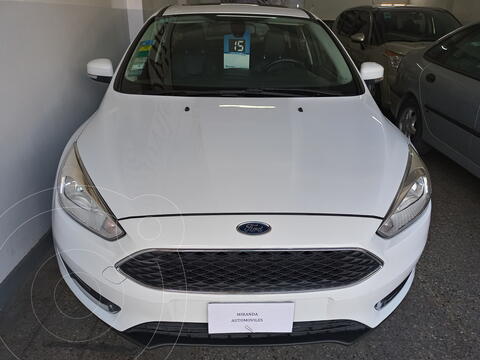 Ford Focus 5P 2.0L SE Plus Aut usado (2015) color Blanco Oxford precio $2.698.000