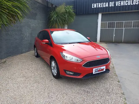 Ford Focus FOCUS L/16 1.6 5 P S usado (2017) color Rojo precio $17.500.000