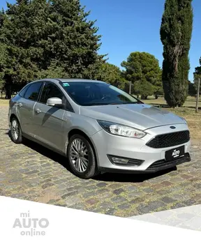 Ford Focus FOCUS L/16 2.0 4 P SE PLUS usado (2017) color Blanco precio $19.000.000