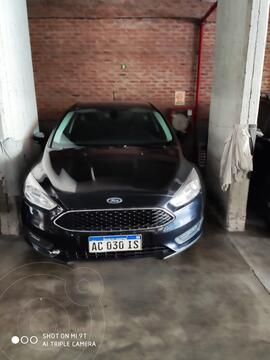 foto Ford Focus 5P 1.6L S usado (2017) color Negro Perla precio $3.000.000