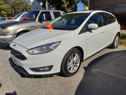 Ford Focus 5P 2.0L SE usado (2016) color Blanco financiado en cuotas(anticipo $2.100.000)