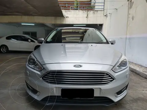 Ford Focus 5P 2.0L Titanium Aut usado (2018) color Plata precio $25.000.000