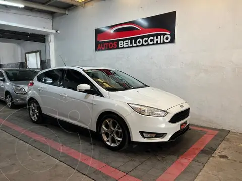 Ford Focus 5P 2.0L SE Plus usado (2016) color Plata precio u$s12.500