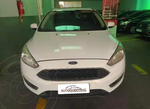 foto Ford Focus 5P 2.0L SE Plus Aut usado (2016) color Blanco precio $6.300.000