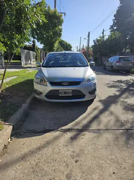 Ford Focus 5P 2.0L Ghia Aut usado (2011) color Gris Mercurio precio u$s9.800