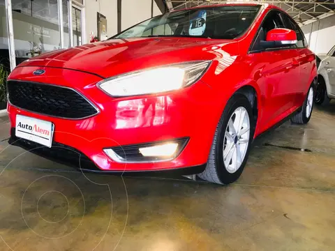 Ford Focus 5P 2.0L SE Plus usado (2016) color Rojo precio u$s11.200