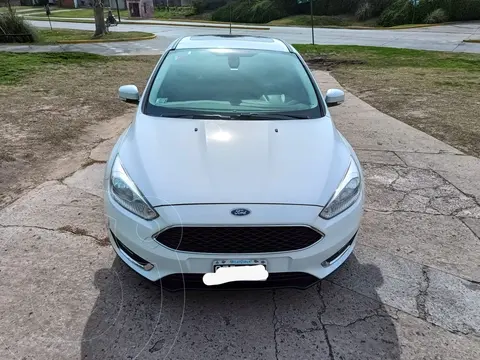 Ford Focus 5P 2.0L SE Plus Aut usado (2015) color Blanco Oxford precio $13.000.000