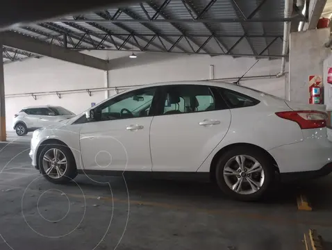 Ford Focus 5P 2.0L SE usado (2013) color Blanco Oxford precio $12.000.000