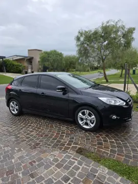 Ford Focus 5P 2.0L SE Plus Aut usado (2013) color Azul precio u$s15.000