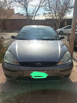 Ford Focus 5P 1.6L Ambiente usado (2007) color Gris precio $7.500.000