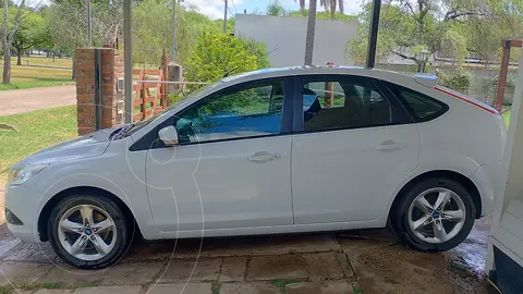 Ford Focus 5P 1.6L Trend usado (2013) color Blanco precio $12.000.000