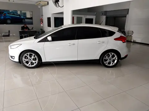 Ford Focus 5P 2.0L SE Plus Aut usado (2016) color Blanco precio $8.980.000