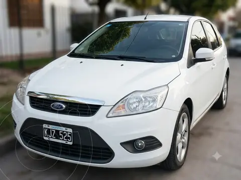 Ford Focus 5P 1.6L Trend usado (2011) color Blanco precio $12.000.000