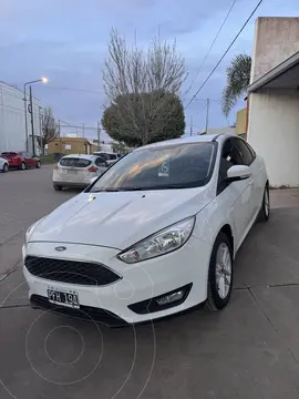Ford Focus 5P 1.6L S usado (2015) color Blanco Oxford precio $17.000.000