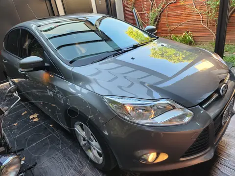 Ford Focus 5P 2.0L SE Plus usado (2015) color Gris precio u$s10.600