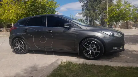 Ford Focus 5P 2.0L Titanium usado (2018) color Gris Mercurio precio $21.500.000