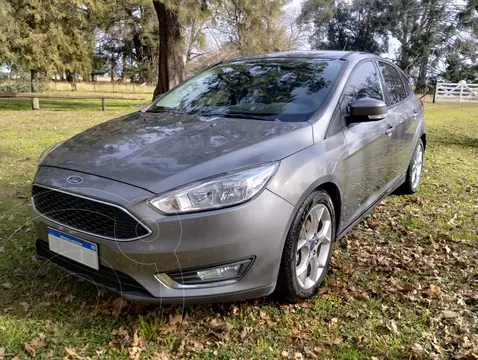 Ford Focus 5P 2.0L SE Plus Aut usado (2017) color Gris Mercurio precio $20.900.000
