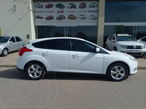 Ford Focus 5P 1.6L S usado (2014) color Blanco precio $15.000.000