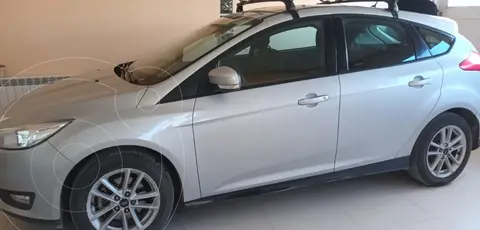 Ford Focus 5P 1.6L S usado (2017) color Plata Metalizado precio $18.500.000