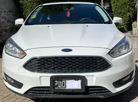 Ford Focus 5P 1.6L S usado (2015) color Blanco Oxford precio $14.900.000