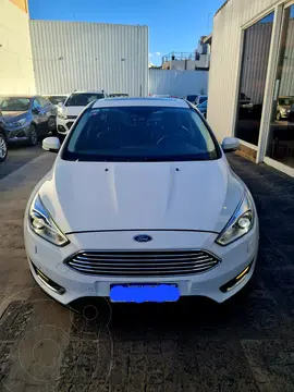 Ford Focus 5P 2.0L Titanium Aut usado (2019) color Blanco Oxford precio $18.000.000