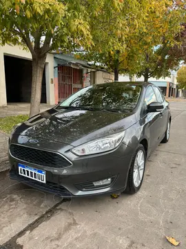 Ford Focus 5P 1.6L S usado (2017) color Gris precio $19.500.000