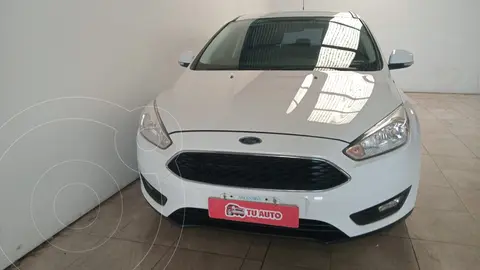 Ford Focus 5P 1.6L S usado (2016) color Blanco Oxford precio $13.800.000