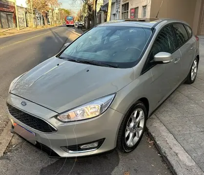 Ford Focus 5P 2.0L SE Plus Aut usado (2017) color Beige precio u$s12.990