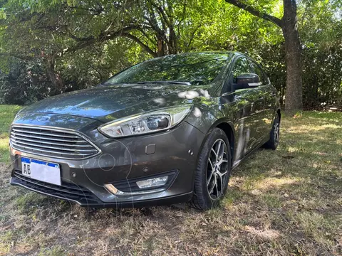 Ford Focus 5P 2.0L Titanium Aut usado (2017) color Gris precio $22.400.000