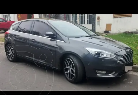 Ford Focus 5P 2.0L Titanium usado (2018) color Gris Mercurio precio $24.500.000
