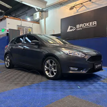 Ford Focus 5P 2.0L SE Plus usado (2016) color Gris Mercurio precio u$s16.000