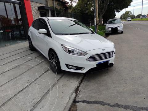 Ford Focus 5P 2.0L Titanium Aut usado (2016) color Blanco Oxford precio $2.300.000