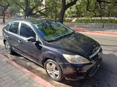 Ford Focus 5P 1.6L Style usado (2010) color Negro precio $8.500.000