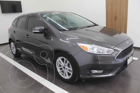 foto Ford Focus SE Luxury Aut usado (2017) color Gris precio $229,000