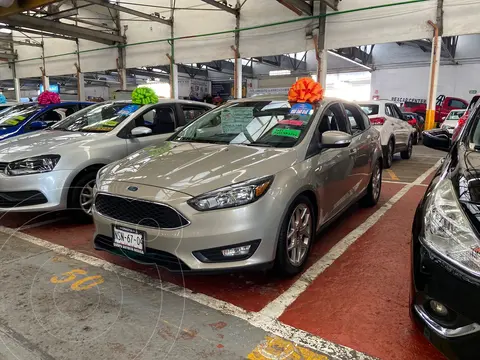 Ford Focus SE Appearance Aut usado (2015) color Blanco Platinado financiado en mensualidades(enganche $50,000 mensualidades desde $5,250)