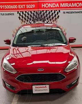 Ford Focus SE usado (2017) color Rojo financiado en mensualidades(enganche $91,000 mensualidades desde $6,500)